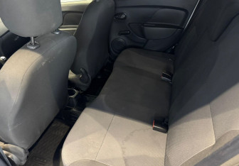 Подержанный автомобиль Renault Logan Sedan 2019 года (13 фото)