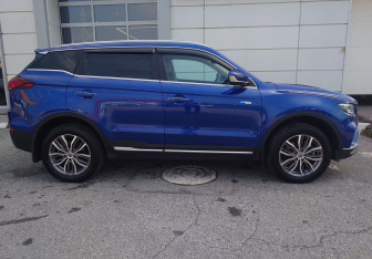 Подержанный автомобиль Geely Atlas Pro 2021 года (5 фото)