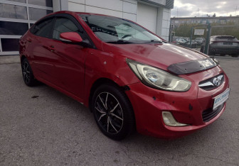 Подержанный автомобиль Hyundai Solaris Sedan 2013 года (3 фото)