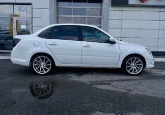 Подержанный автомобиль LADA (ВАЗ) Granta Sedan 2017 года (4 фото)