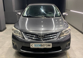Подержанный автомобиль Toyota Corolla Sedan 2011 года (4 фото)