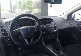Подержанный автомобиль Ford Focus Wagon 2017 года (10 фото)