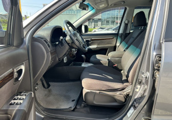 Подержанный автомобиль Hyundai Santa Fe 2012 года (9 фото)