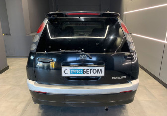 Подержанный автомобиль Toyota Raum 2000 года (6 фото)