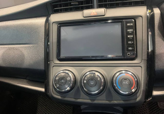 Подержанный автомобиль Toyota Corolla Sedan 2018 года (11 фото)