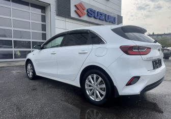 Подержанный автомобиль Kia Ceed Hatchback 2019 года (8 фото)