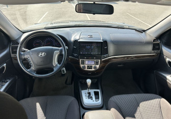 Подержанный автомобиль Hyundai Santa Fe 2012 года (10 фото)
