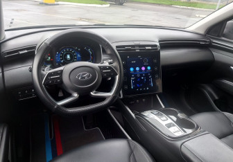 Подержанный автомобиль Hyundai Tucson 2022 года (4 фото)