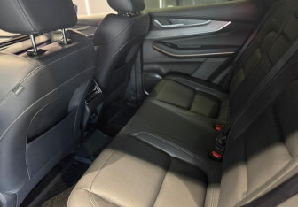 Подержанный автомобиль Exeed LX 2024 года (13 фото)