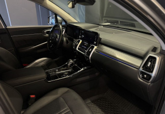 Подержанный автомобиль Kia Sorento 2021 года (16 фото)