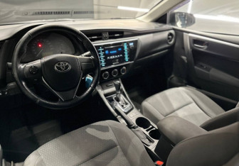 Подержанный автомобиль Toyota Corolla Sedan 2016 года (9 фото)