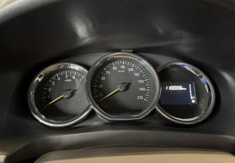 Подержанный автомобиль Renault Logan Sedan 2019 года (10 фото)