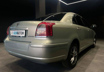 Подержанный автомобиль Toyota Avensis Sedan 2007 года (5 фото)