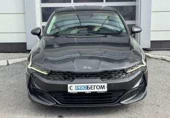 Подержанный автомобиль Kia K5 2020 года (3 фото)
