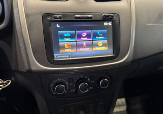 Подержанный автомобиль Renault Logan Sedan 2019 года (9 фото)