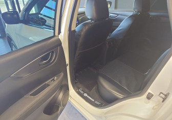 Подержанный автомобиль Nissan Qashqai 2015 года (10 фото)