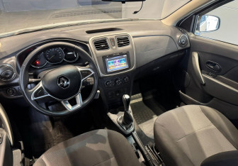 Подержанный автомобиль Renault Logan Sedan 2019 года (8 фото)