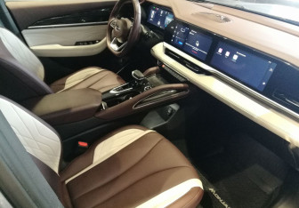 Подержанный автомобиль Geely Monjaro 2023 года (25 фото)