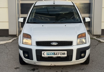 Подержанный автомобиль Ford Fusion 2008 года (3 фото)