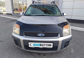 Подержанный автомобиль Ford Fusion 2006 года (14 фото)