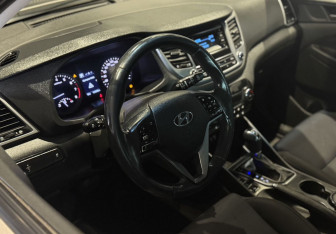 Подержанный автомобиль Hyundai Tucson 2016 года (9 фото)