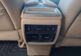 Подержанный автомобиль Nissan Murano Suv 2017 года (17 фото)