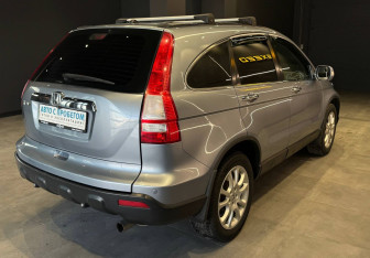 Подержанный автомобиль Honda CR-V 2008 года (7 фото)