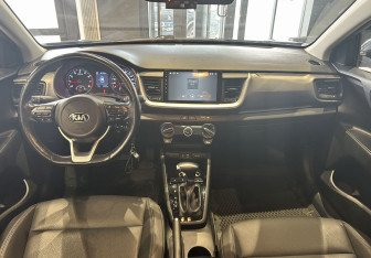 Подержанный автомобиль Kia Stonic 2019 года (11 фото)