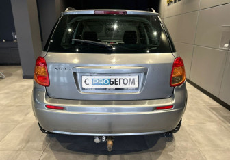 Подержанный автомобиль Suzuki SX4 Hatchback 2007 года (10 фото)