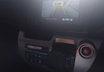 Подержанный автомобиль Honda N-WGN 2019 года (9 фото)