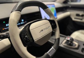 Подержанный автомобиль Jetour Dashing 2023 года (9 фото)