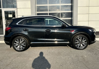 Подержанный автомобиль Hongqi HS5 2024 года (9 фото)