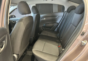 Подержанный автомобиль Kia Rio Sedan 2019 года (11 фото)
