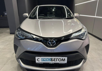Подержанный автомобиль Toyota C-HR 2020 года (3 фото)