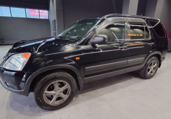 Подержанный автомобиль Honda CR-V 2002 года (4 фото)