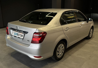 Подержанный автомобиль Toyota Corolla Sedan 2018 года (5 фото)