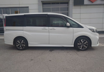Подержанный автомобиль Honda Stepwgn 2021 года (7 фото)