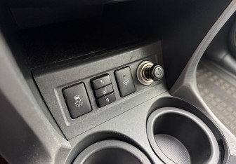 Подержанный автомобиль Toyota RAV4 2011 года (18 фото)