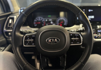 Подержанный автомобиль Kia Sorento 2021 года (10 фото)