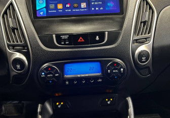 Подержанный автомобиль Hyundai ix35 2011 года (10 фото)