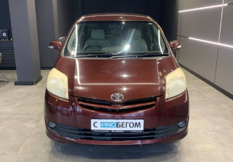 Подержанный автомобиль Toyota Passo Sette 2009 года (3 фото)