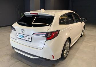 Подержанный автомобиль Toyota Corolla Wagon 2019 года (7 фото)