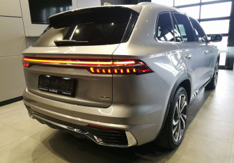 Подержанный автомобиль Geely Monjaro 2023 года (10 фото)