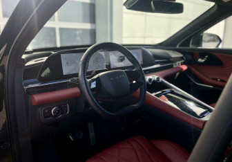 Подержанный автомобиль Exeed RX 2023 года (10 фото)
