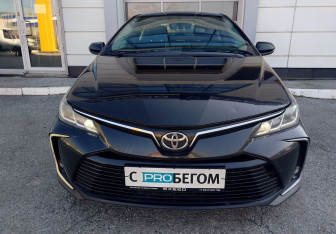 Подержанный автомобиль Toyota Corolla Sedan 2019 года (7 фото)