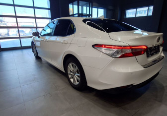 Подержанный автомобиль Toyota Camry Sedan 2020 года (11 фото)