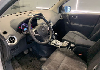 Подержанный автомобиль Renault Koleos 2012 года (14 фото)