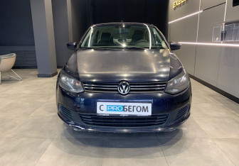 Подержанный автомобиль Volkswagen Polo Sedan 2013 года (3 фото)