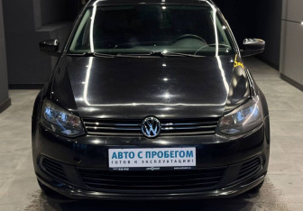Подержанный автомобиль Volkswagen Polo Sedan 2012 года (3 фото)