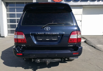 Подержанный автомобиль Toyota Land Cruiser Suv 1998 года (9 фото)